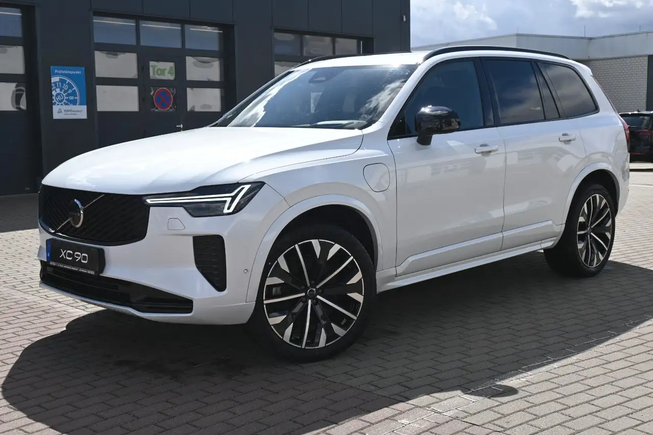 Volvo XC90 2025