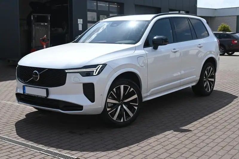 Volvo XC90 2025
