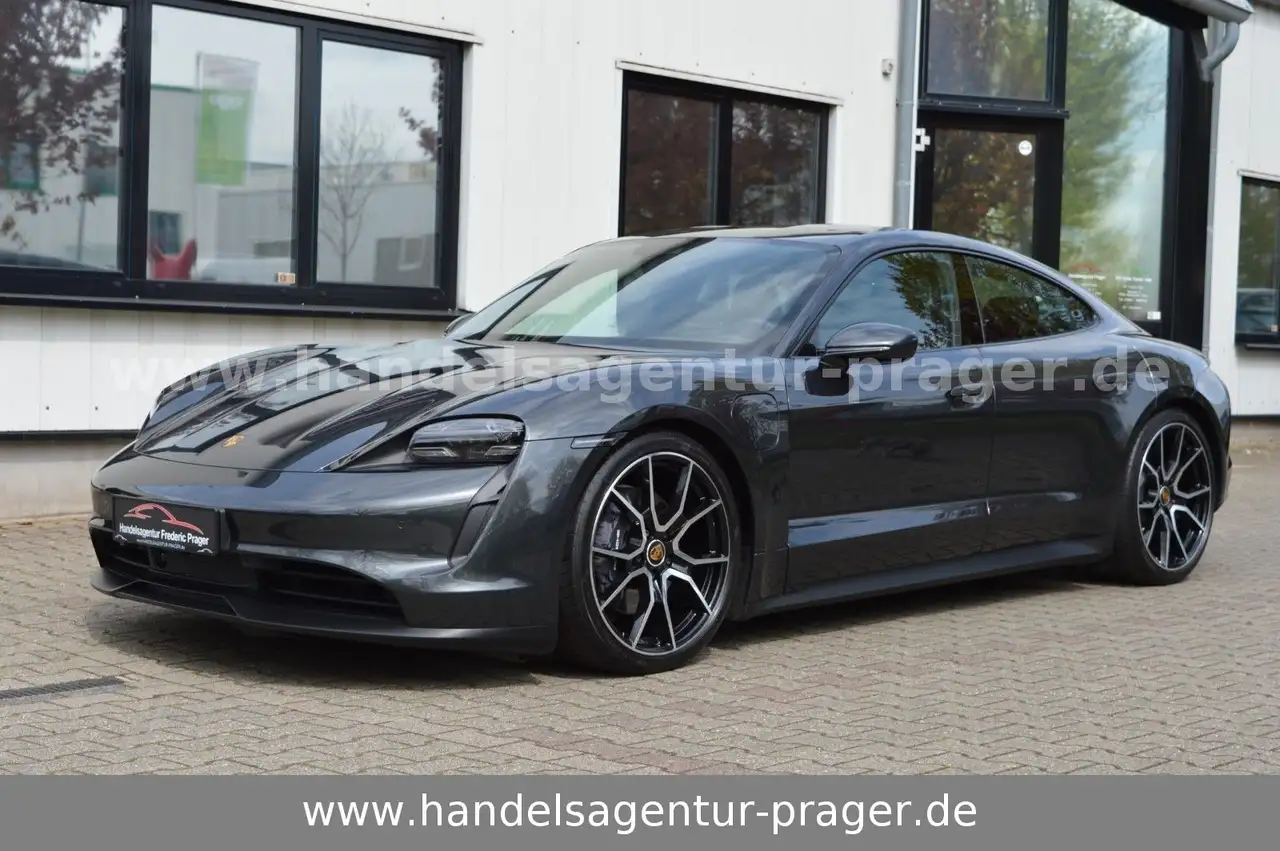 Porsche Taycan 2023