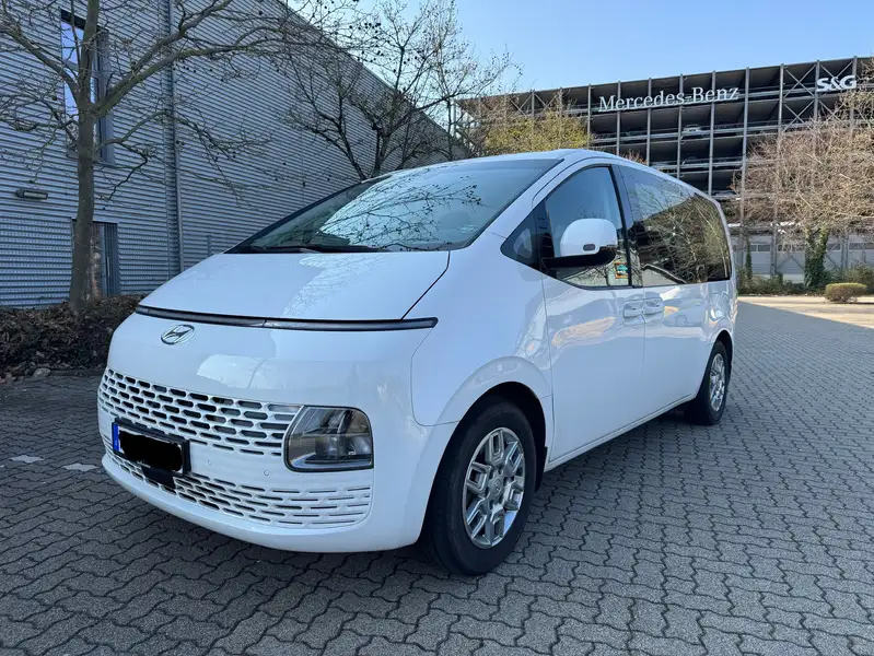 Hyundai Staria 2023