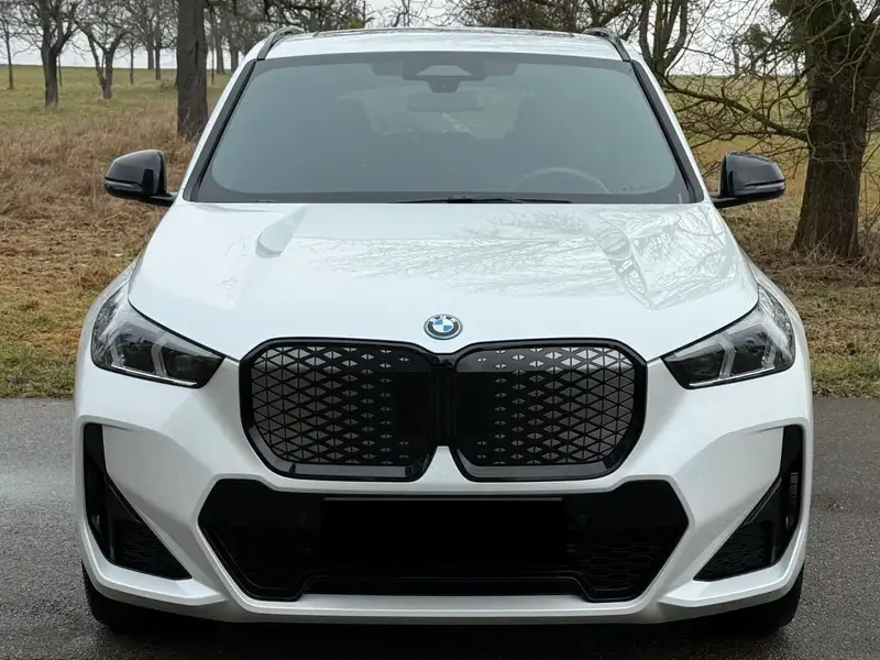 BMW iX1 2024