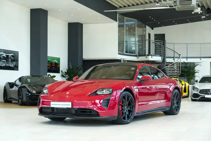 Porsche Taycan 2022