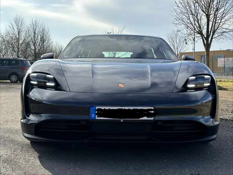 Porsche Taycan 2023