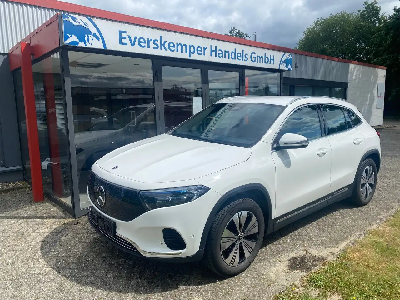 Mercedes-Benz EQA 2024